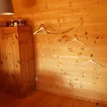 Im Gemütlichen Blockhaus Vor Den Bergen Wielenbach