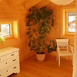 Apartment Im Gemütlichen Blockhaus Vor Den Bergen *