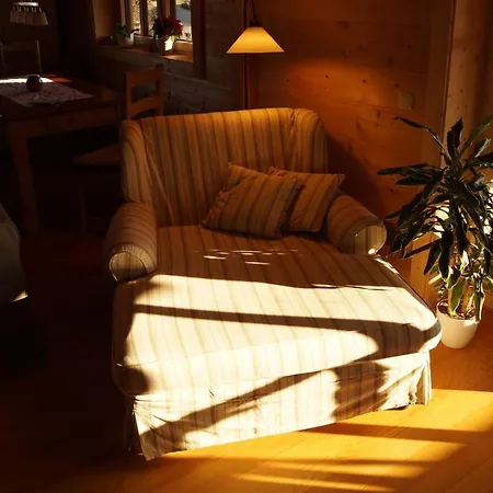 Apartamento Im Gemütlichen Blockhaus Vor Den Bergen *