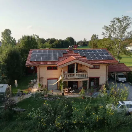 Im Gemütlichen Blockhaus Vor Den Bergen Apartamento *
